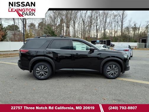 2025 Nissan Pathfinder SV 4WD