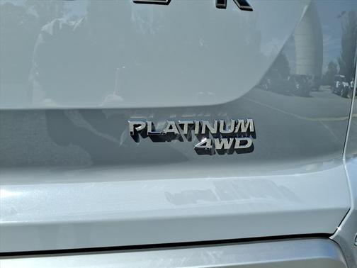 2025 Nissan Pathfinder Platinum 4WD