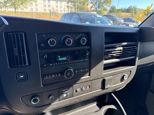 2022 GMC Savana 3500 RWD 3500 Extended Wheelbase LS