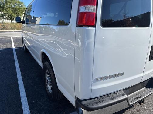 2022 GMC Savana 3500 RWD 3500 Extended Wheelbase LS
