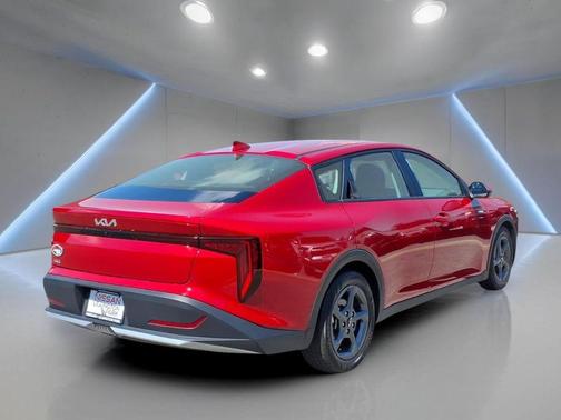 Currant Red 2025 Kia K4 LXS
