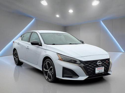 2025 Nissan Altima SR AWD