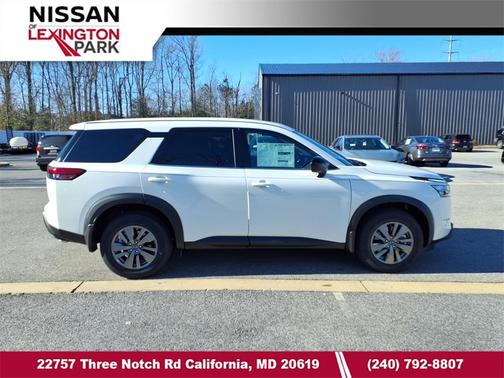 2025 Nissan Pathfinder S 4WD
