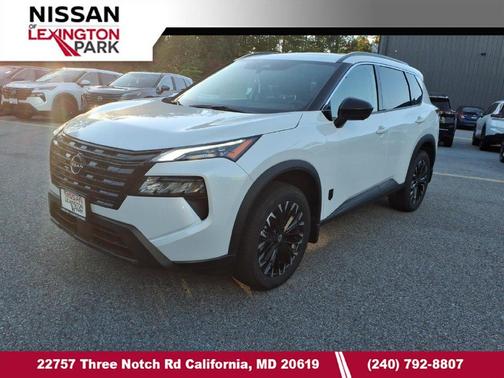 Everest White Pearl Tricoat 2026 Nissan Rogue Dark Armor