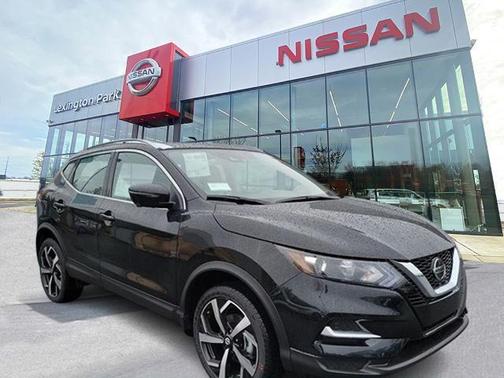 Magnetic Black Pearl 2022 Nissan Rogue Sport SL