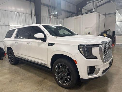 White Frost Tricoat 2023 GMC Yukon XL Denali