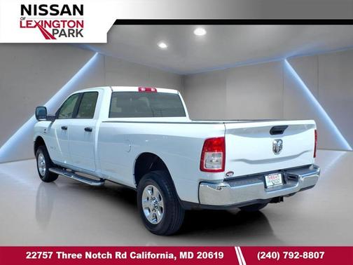 Bright White Clearcoat 2024 RAM 3500 Big Horn Crew Cab 4x4 8' Box