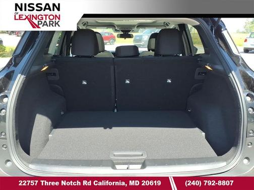 Super Black 2026 Nissan Kicks SV