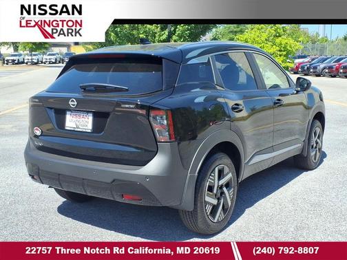 Super Black 2026 Nissan Kicks SV