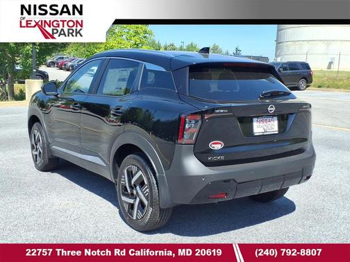 Super Black 2026 Nissan Kicks SV