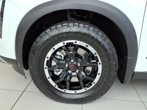 Everest White Pearl Tricoat 2026 Nissan Pathfinder Rock Creek