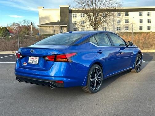 2025 Nissan Altima SR FWD