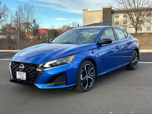 2025 Nissan Altima SR FWD