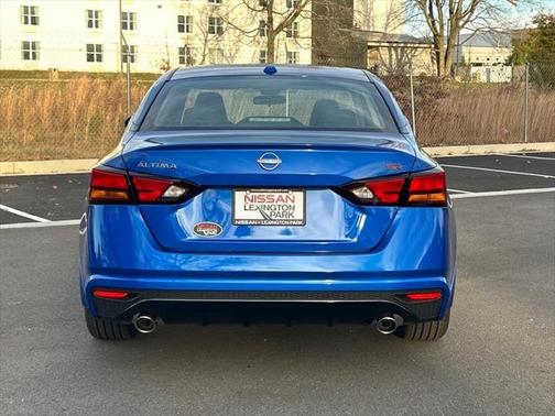 2025 Nissan Altima SR FWD