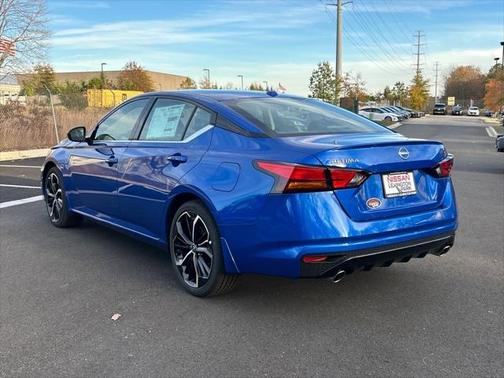 2025 Nissan Altima SR FWD