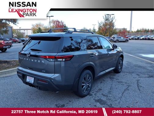 2025 Nissan Pathfinder SV 4WD