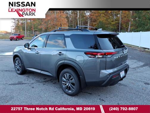 2025 Nissan Pathfinder SV 4WD