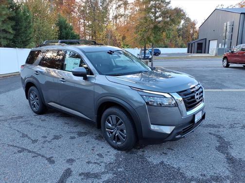 2025 Nissan Pathfinder SV 4WD