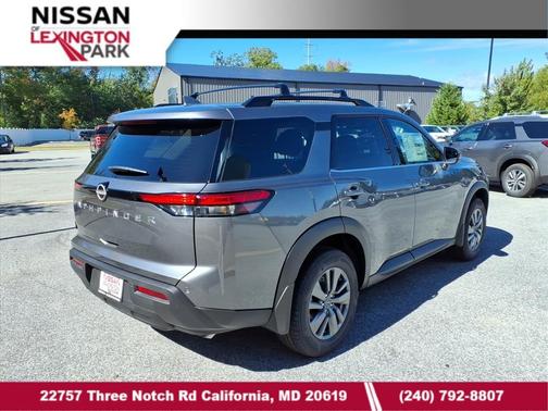 2025 Nissan Pathfinder SV FWD