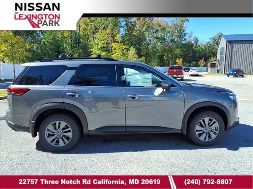 2025 Nissan Pathfinder SV FWD