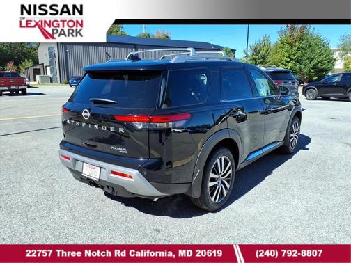 2025 Nissan Pathfinder Platinum 4WD