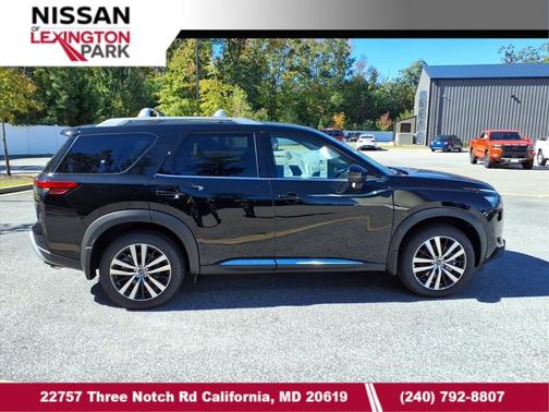2025 Nissan Pathfinder Platinum 4WD