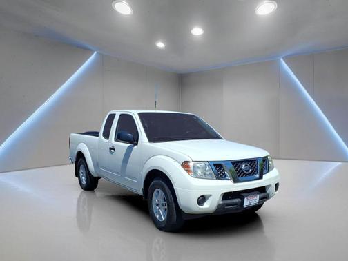 Glacier White 2019 Nissan Frontier SV-I4
