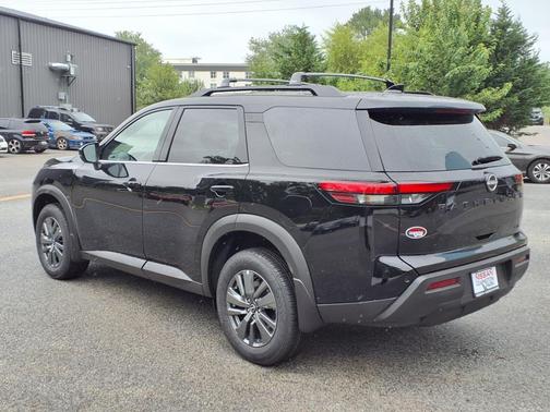 2025 Nissan Pathfinder SV 4WD