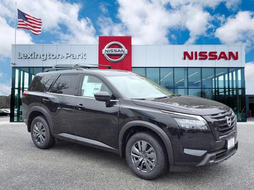 2025 Nissan Pathfinder SV 4WD