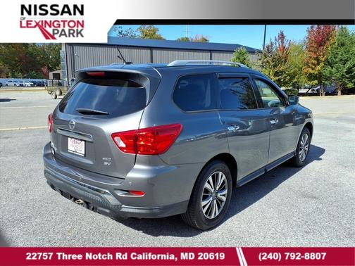 2018 Nissan Pathfinder SV