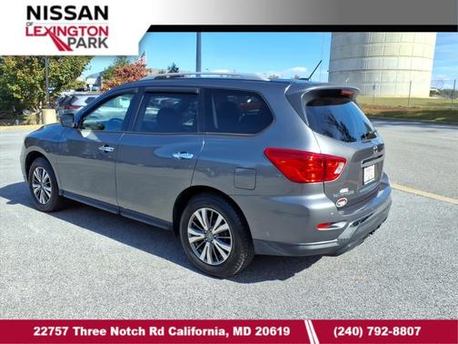 2018 Nissan Pathfinder SV