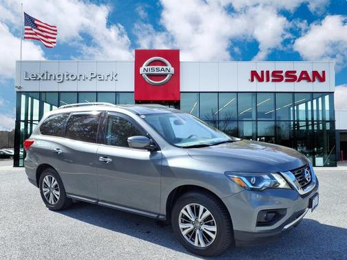 2018 Nissan Pathfinder SV