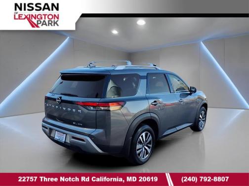 2023 Nissan Pathfinder SL 4WD