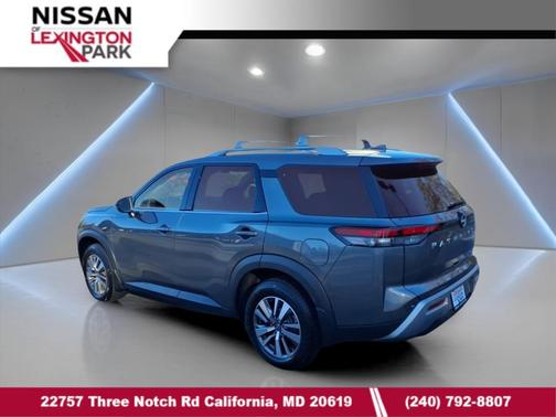 2023 Nissan Pathfinder SL 4WD