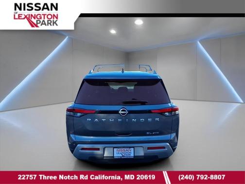 2023 Nissan Pathfinder SL 4WD