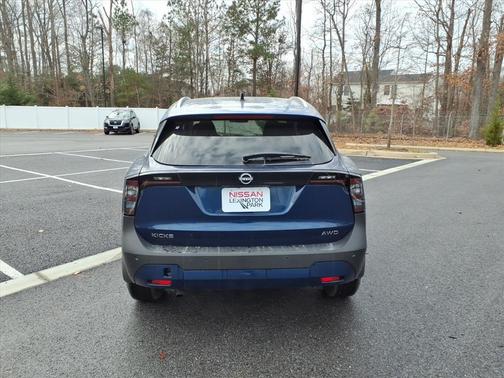 Deep Blue Pearl 2026 Nissan Kicks SV