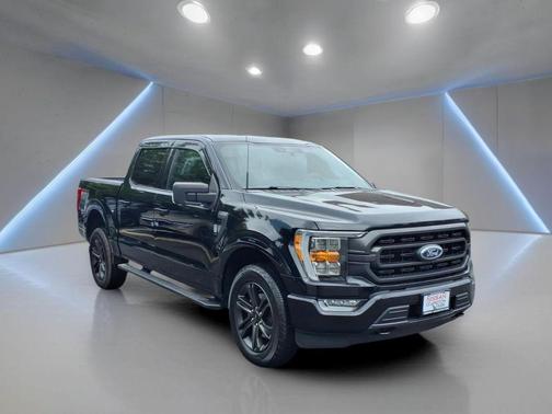 AGATE BLACK METALLIC 2022 Ford F-150 XLT