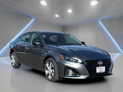 2025 Nissan Altima S FWD