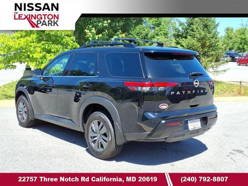 Super Black 2026 Nissan Pathfinder SV