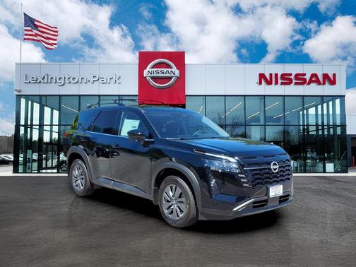 Super Black 2026 Nissan Pathfinder SV
