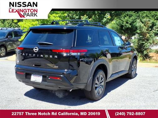 Super Black 2026 Nissan Pathfinder SV