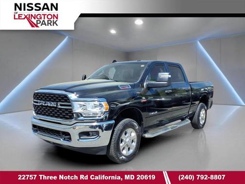 Diamond Black Crystal Pearlcoat 2024 RAM 2500 Big Horn Crew Cab 4x4 6'4' Box