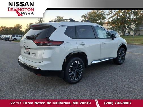 Everest White Pearl Tricoat 2026 Nissan Rogue Platinum