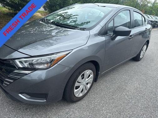 Gun Metallic 2025 Nissan Versa 1.6 S
