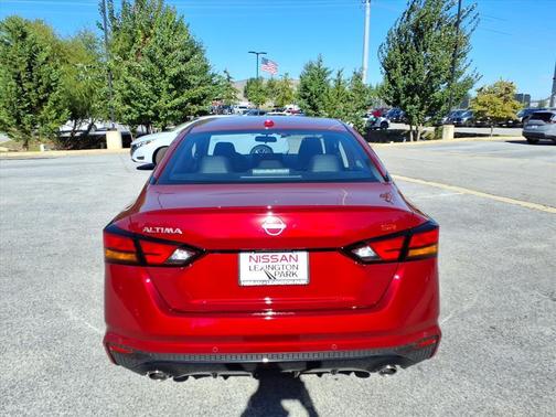 2025 Nissan Altima SR FWD