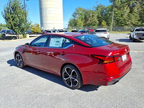 2025 Nissan Altima SR FWD