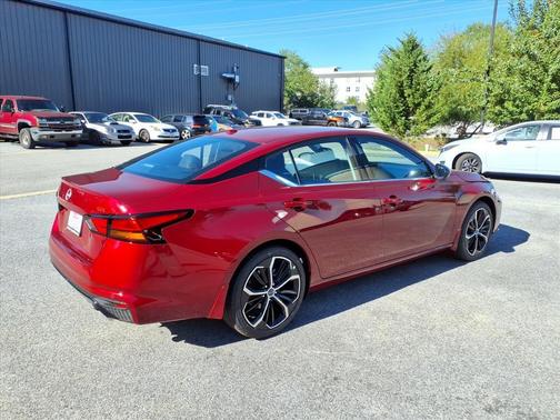 2025 Nissan Altima SR FWD
