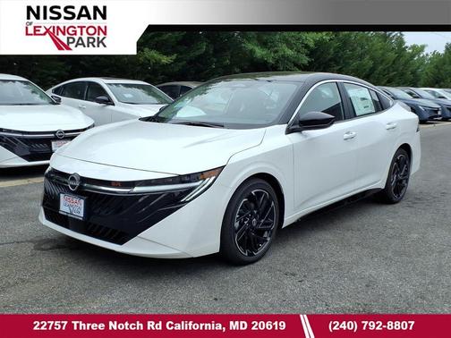 Aspen White Tricoat/Super Black 2026 Nissan Sentra SR