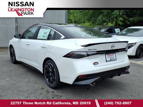 Aspen White Tricoat/Super Black 2026 Nissan Sentra SR