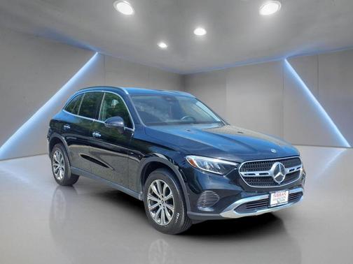 Black 2024 Mercedes-Benz GLC 300 Base